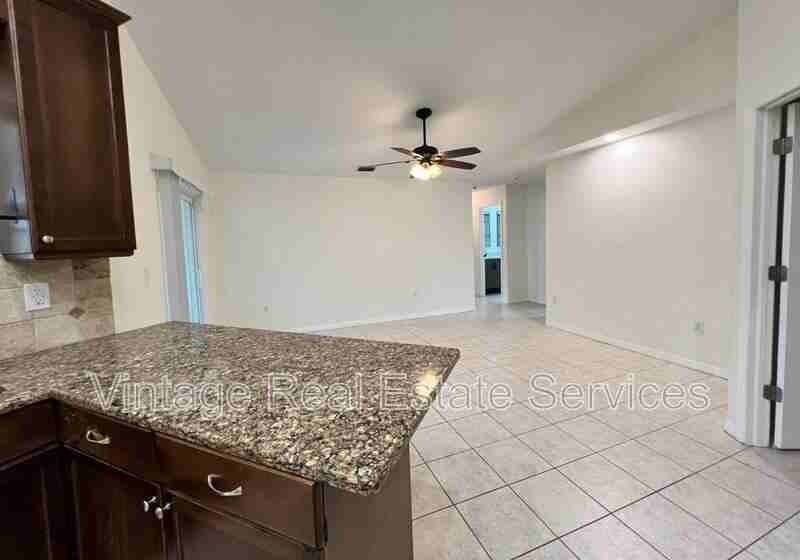 1520 Coastal Pl - Photo 5 of 19