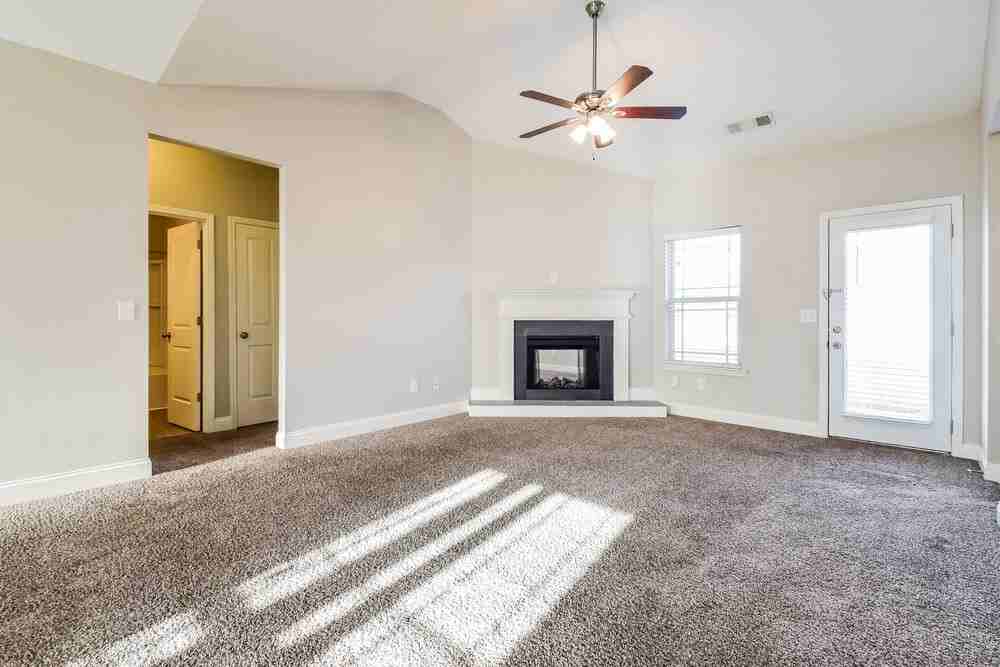 547 Joneus Dr - Photo 5 of 20