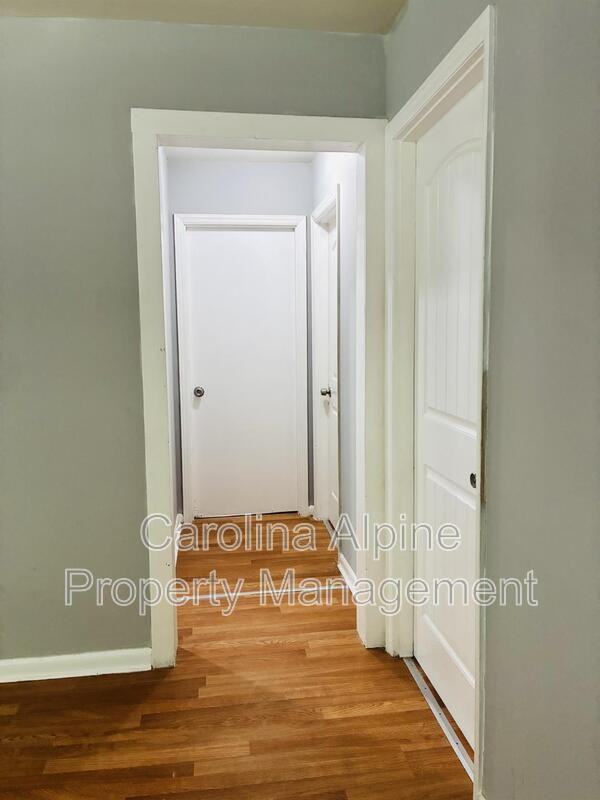1030 Caldwell St - Photo 7 of 16