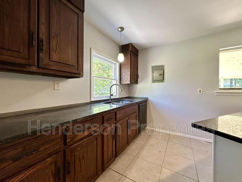 908 Bilmark Ave - Photo 5 of 17