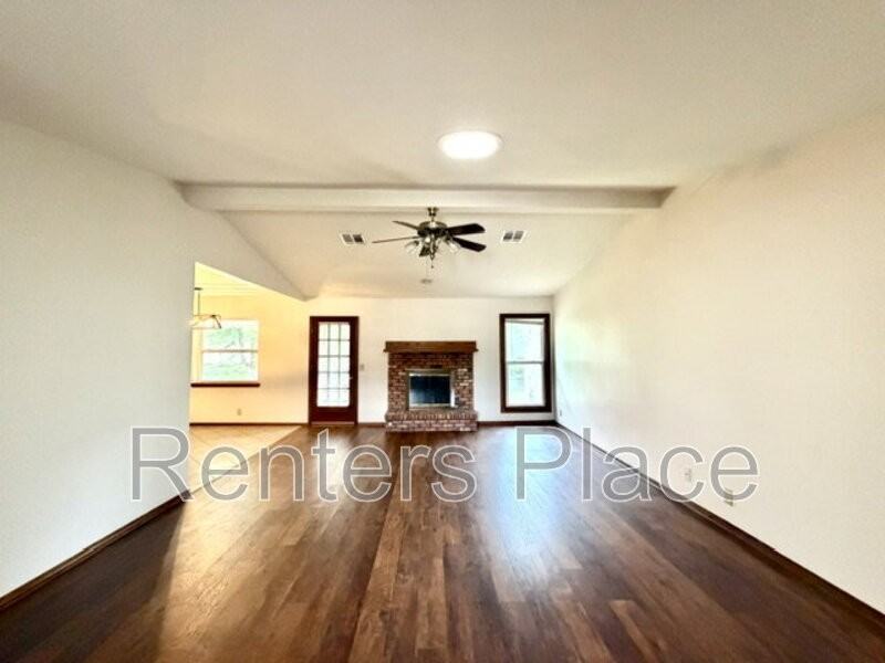 319 W 33rd St - Photo 2 of 19