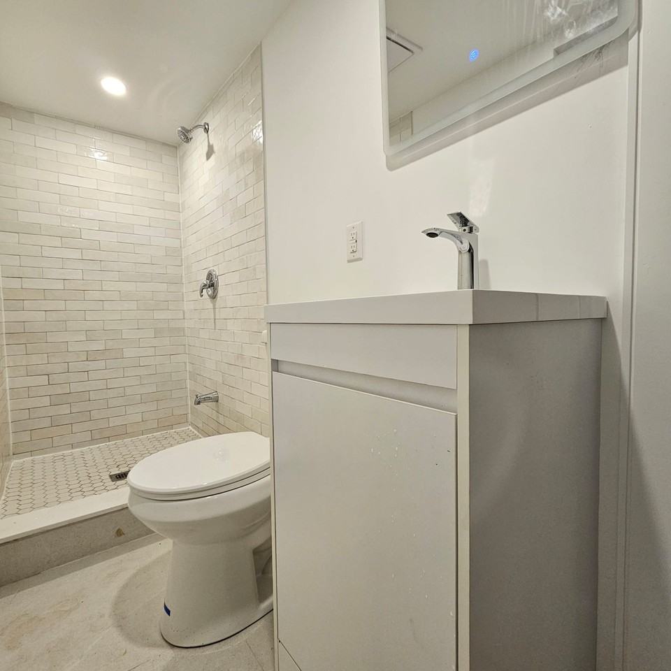 19 Seneca Avenue #B - Photo 3 of 9