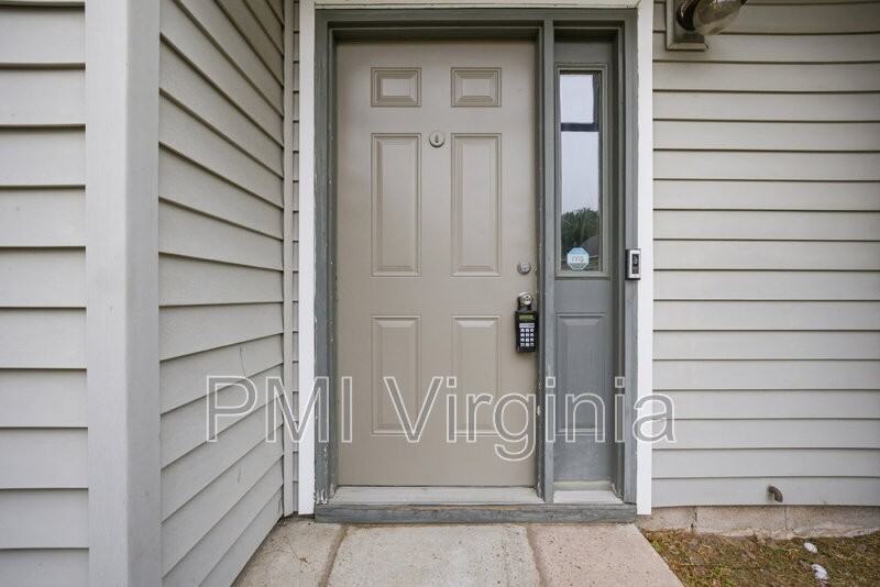 5140 Glenwood Way - Photo 4 of 44