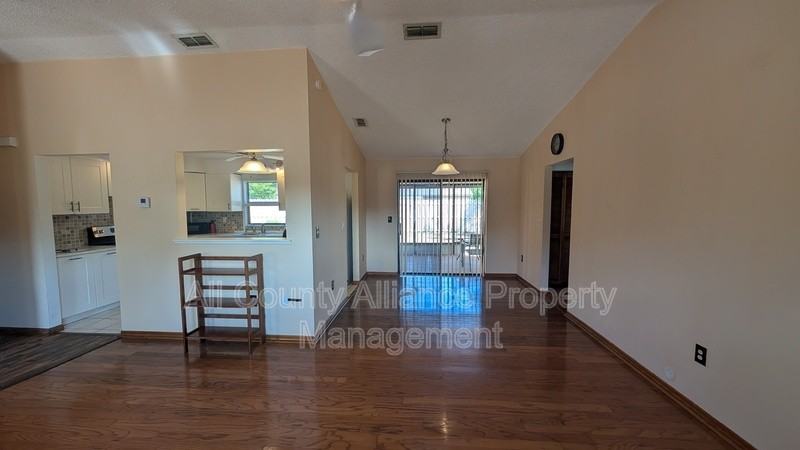 3441 Thunderbird Ave - Photo 5 of 22