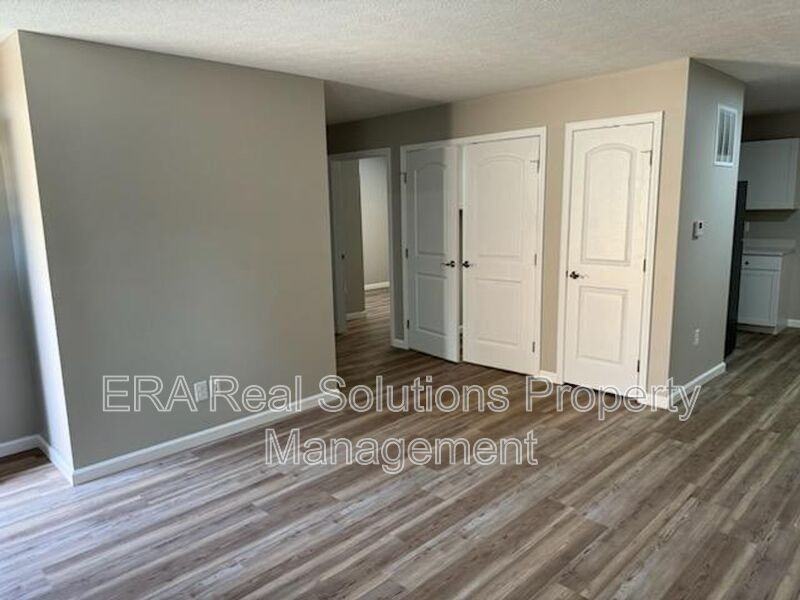 413 Howard St #A - Photo 3 of 21