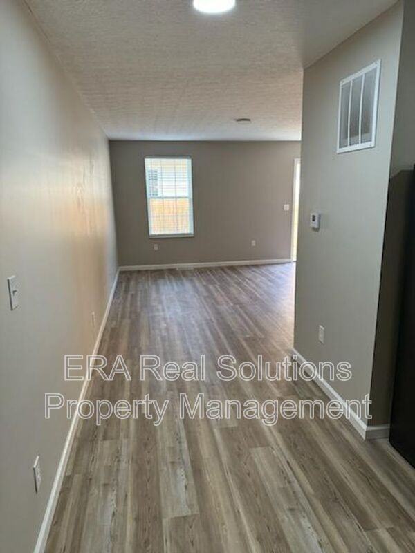 413 Howard St #A - Photo 4 of 21