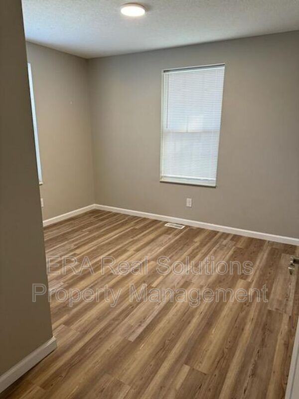 413 Howard St #A - Photo 5 of 21
