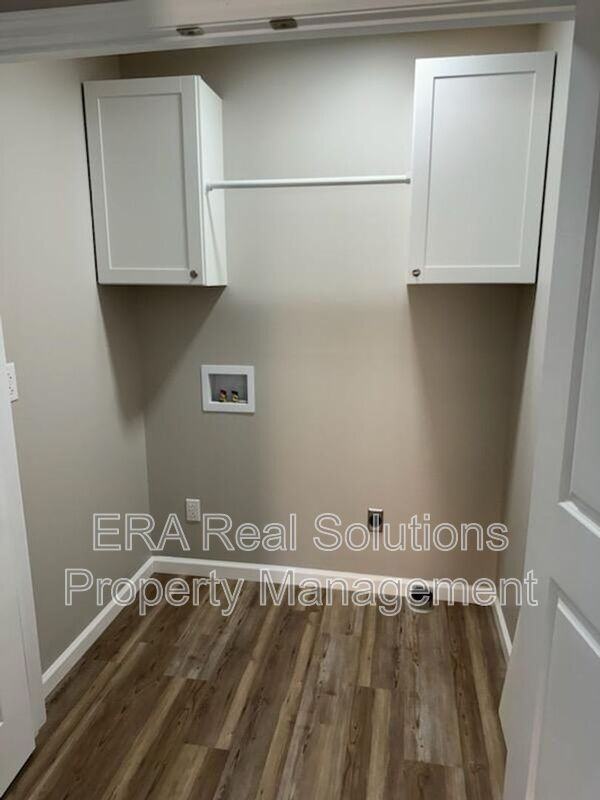 413 Howard St #A - Photo 7 of 21