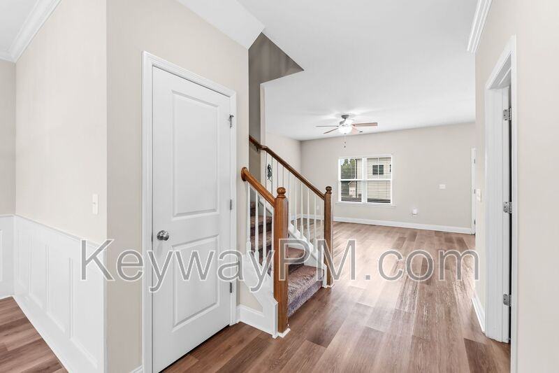 2323 Belair Spring Rd - Photo 5 of 27