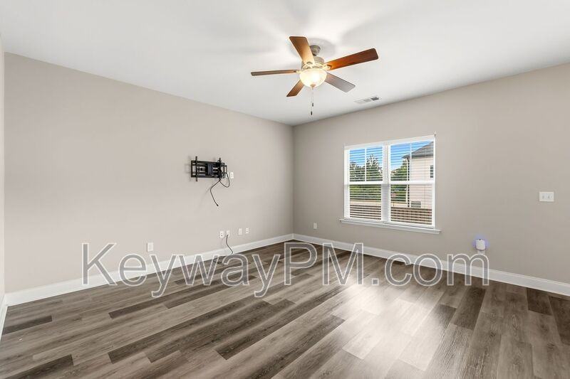 2323 Belair Spring Rd - Photo 7 of 27
