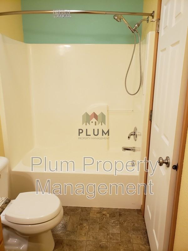 1508 Kemp St - Photo 5 of 29