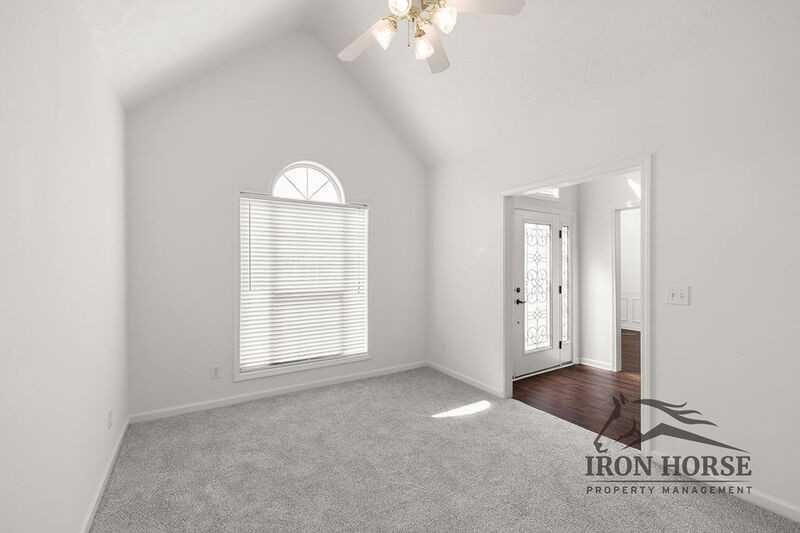 379 Beech Hollow Trl - Photo 4 of 38