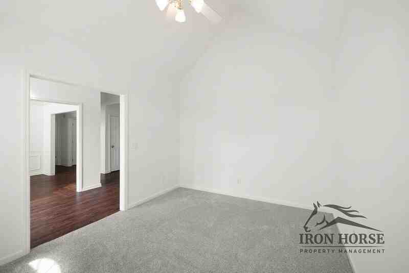 379 Beech Hollow Trl - Photo 5 of 38