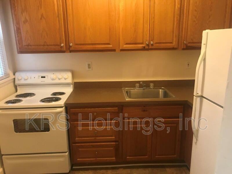 211 Maycox Ave #B - Photo 4 of 17