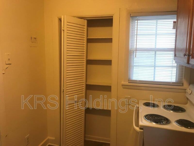 211 Maycox Ave #B - Photo 5 of 17
