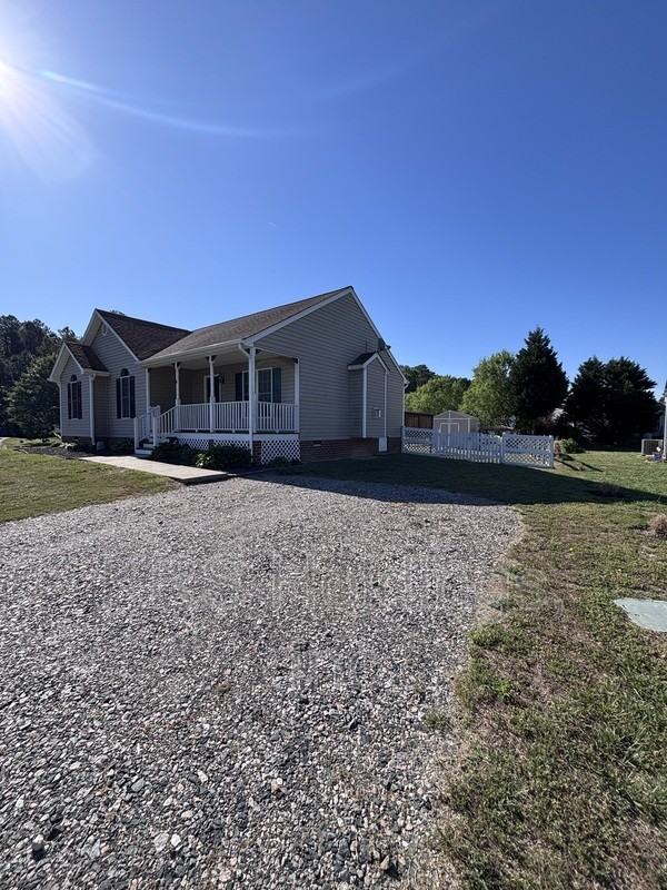 5701 Piney Ridge Ct - Photo 4 of 36