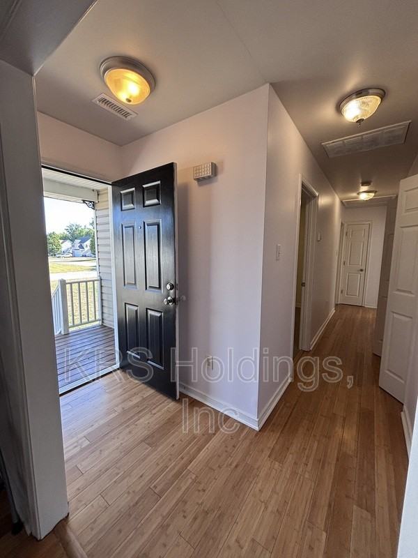 5701 Piney Ridge Ct - Photo 6 of 36