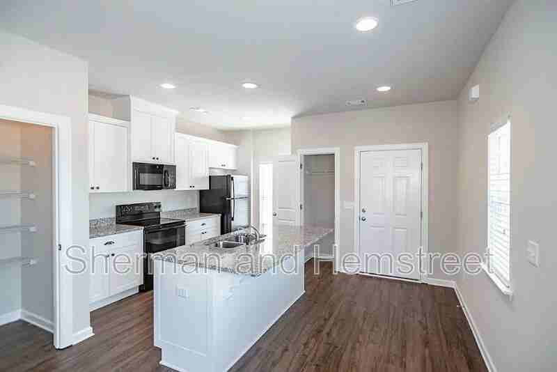 301 Joiner Cir #301 - Photo 2 of 13