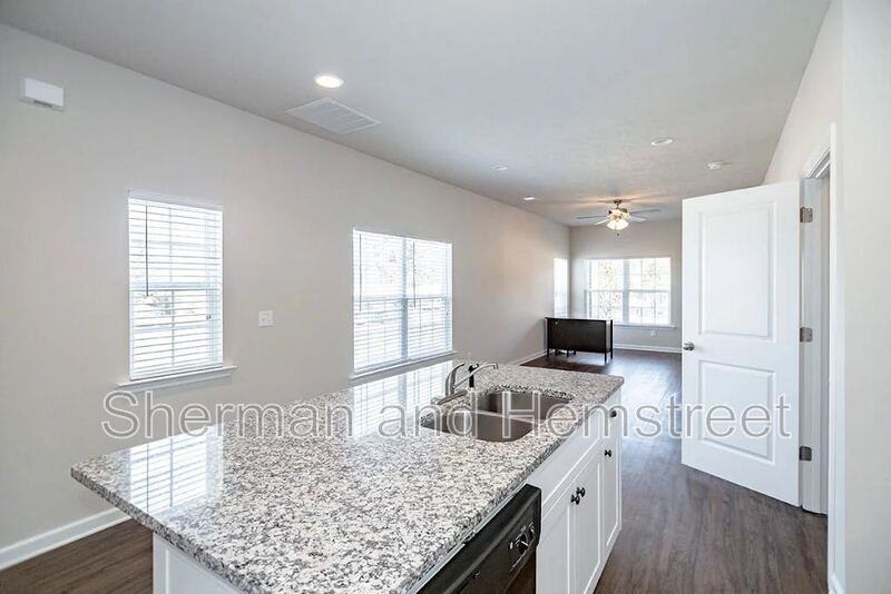 301 Joiner Cir #301 - Photo 4 of 13