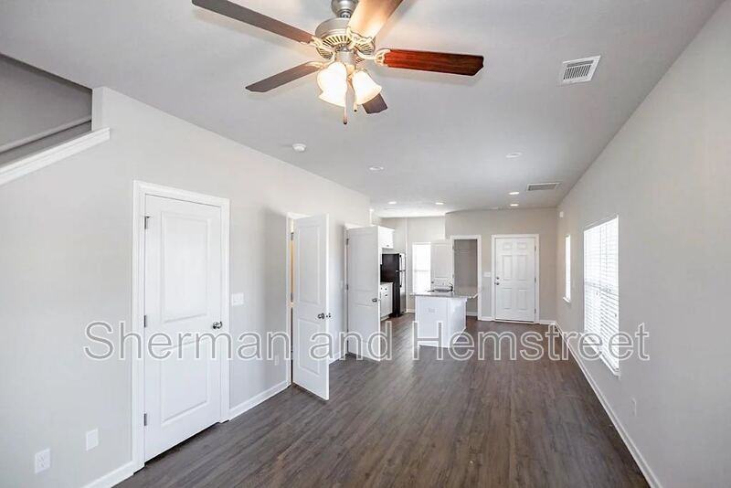 301 Joiner Cir #301 - Photo 7 of 13