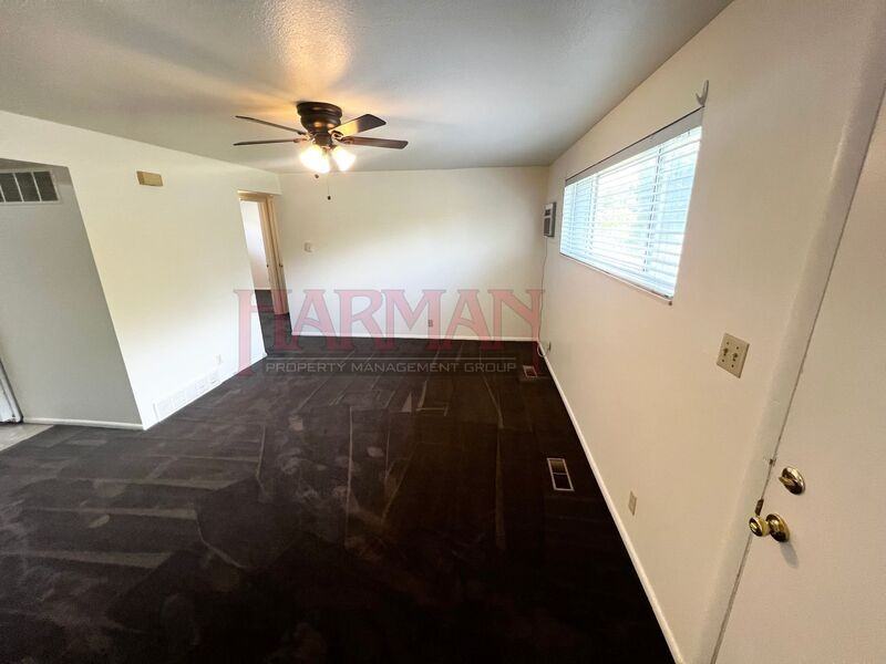 1125 E St - Photo 3 of 19
