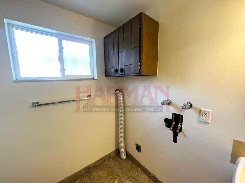 1125 E St - Photo 6 of 19