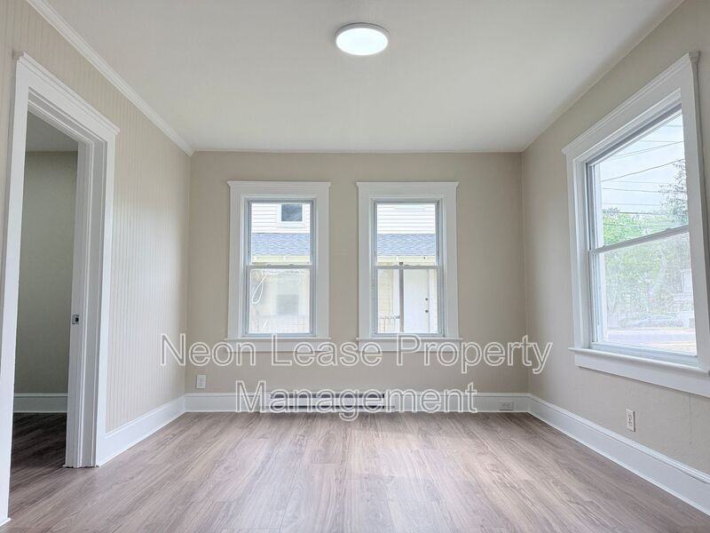 102 Montomgery St - Photo 2 of 8