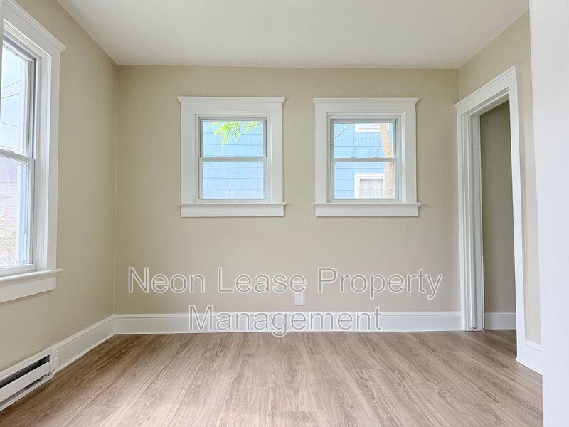 102 Montomgery St - Photo 3 of 8