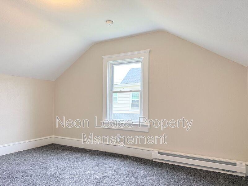 102 Montomgery St - Photo 6 of 8