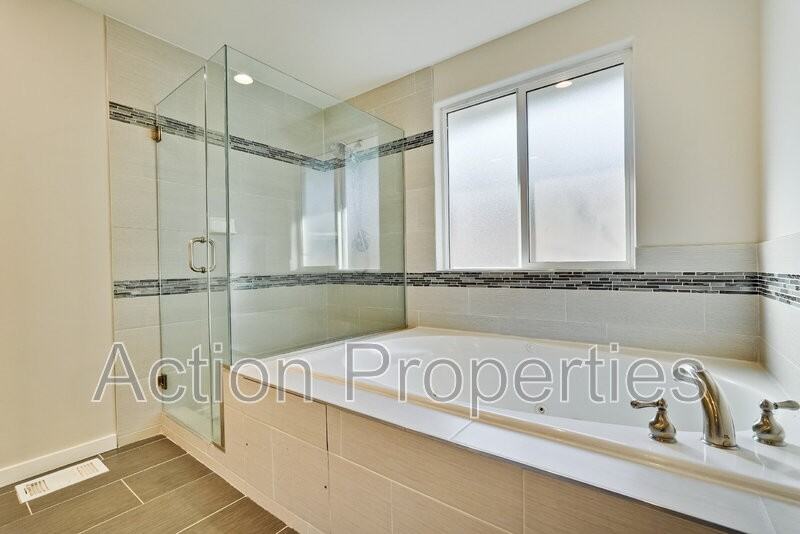 261 Langton Ave - Photo 2 of 36