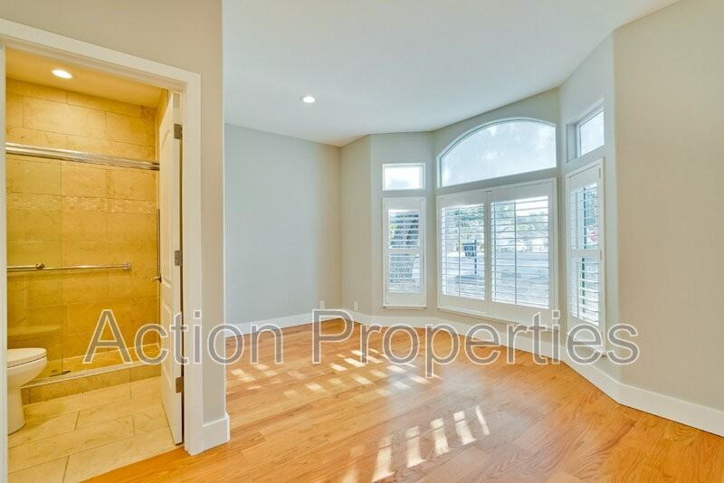 261 Langton Ave - Photo 3 of 36