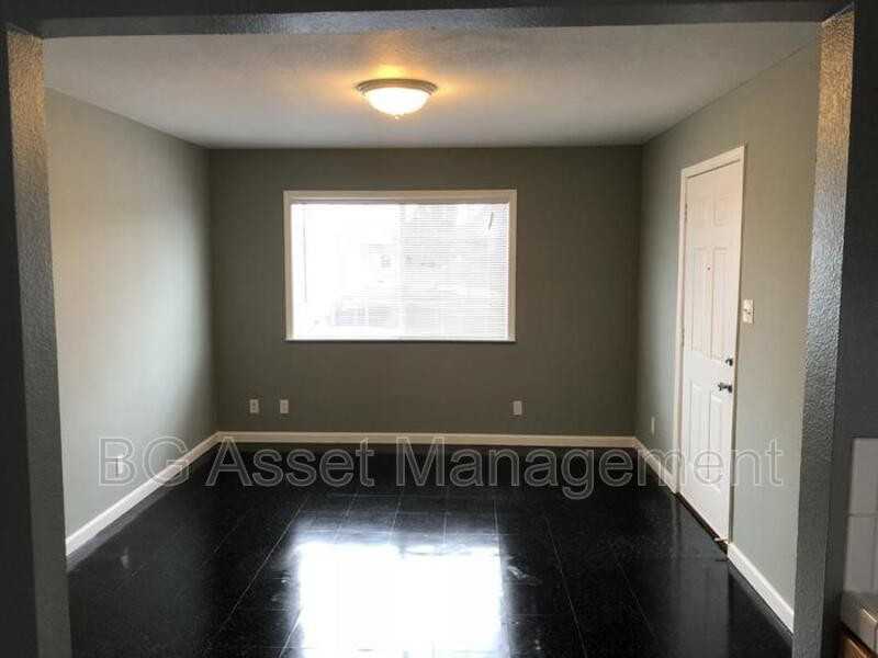 1680 24th St - Photo 4 of 11