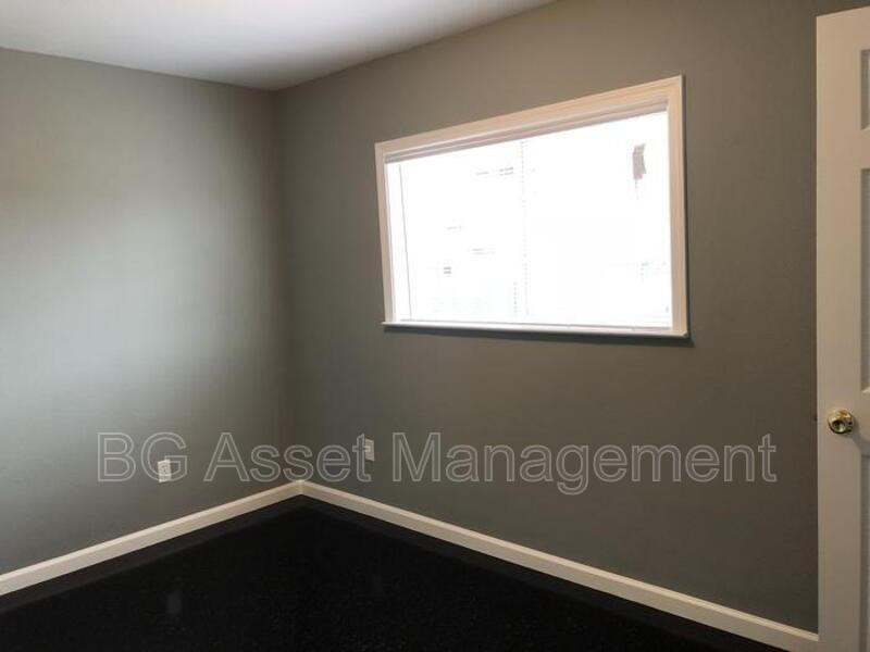 1680 24th St - Photo 3 of 11