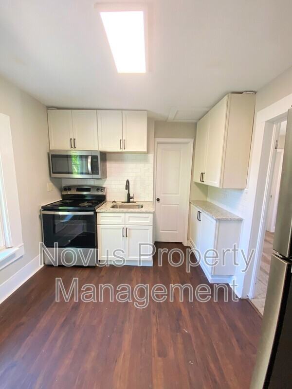 304 Cedar St #D - Photo 3 of 9