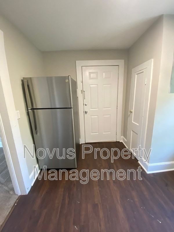 304 Cedar St #D - Photo 4 of 9