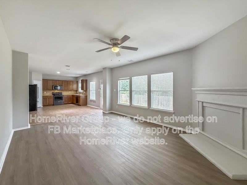1072 Aviary - Photo 3 of 22