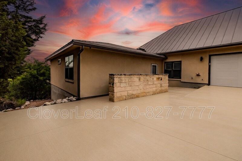 335 Charon Pt - Photo 5 of 47