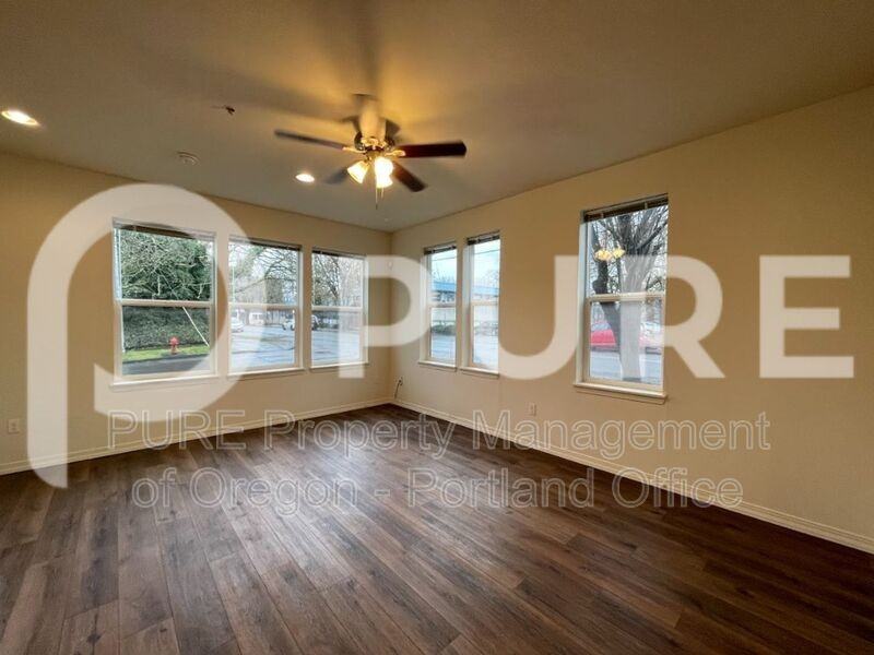 5490 Se Milwaukie Ave #101 - Photo 3 of 11