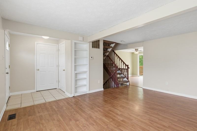 19 Hoban Ct - Photo 2 of 22