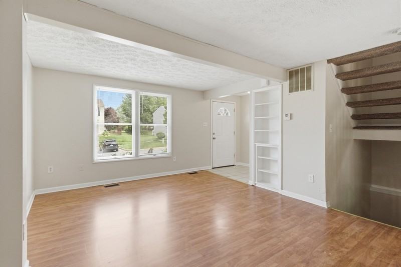 19 Hoban Ct - Photo 3 of 22