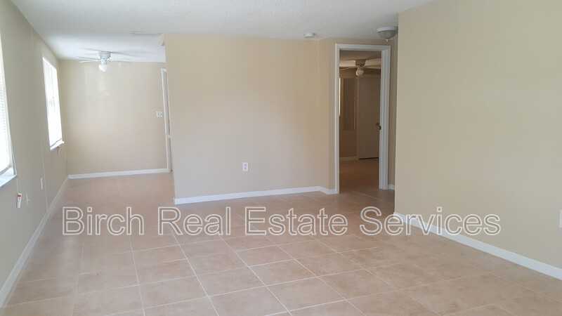 6837 Forest Ave - Photo 3 of 10