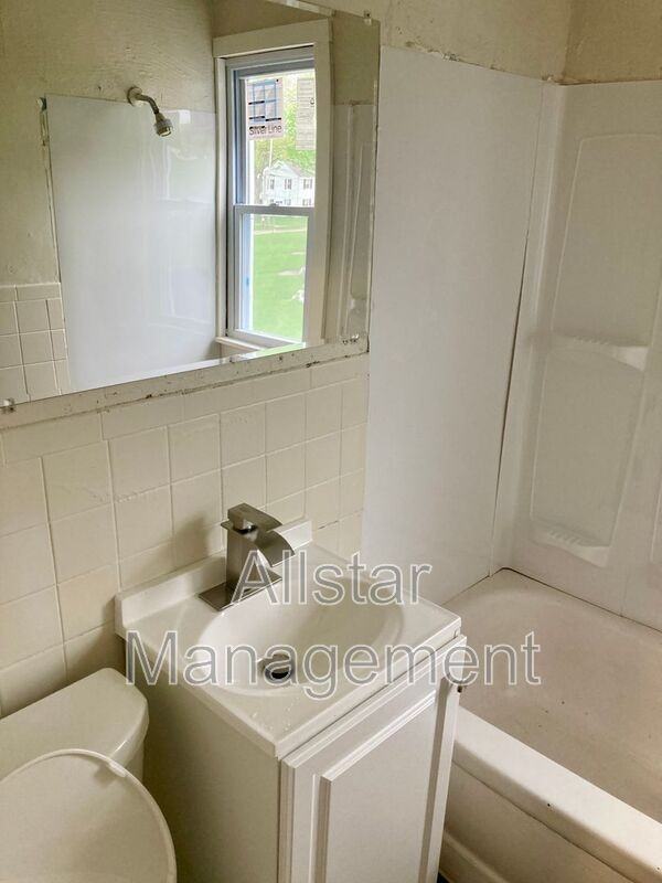 944 S Central Dr - Photo 2 of 6