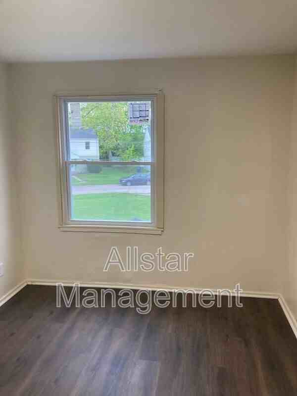 944 S Central Dr - Photo 3 of 6