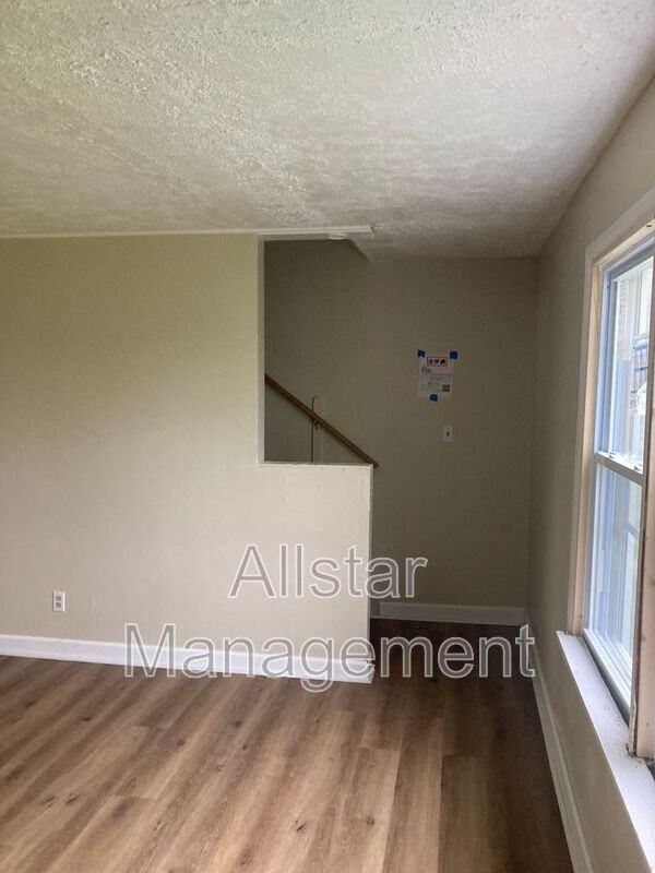 938 S Central Dr - Photo 6 of 12