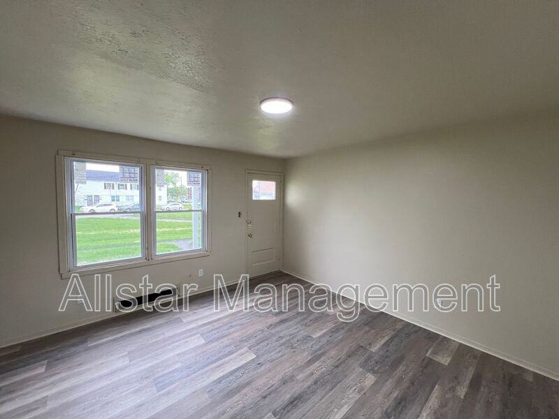 942 S Central Dr - Photo 5 of 15