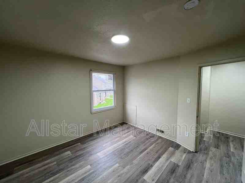 942 S Central Dr - Photo 7 of 15
