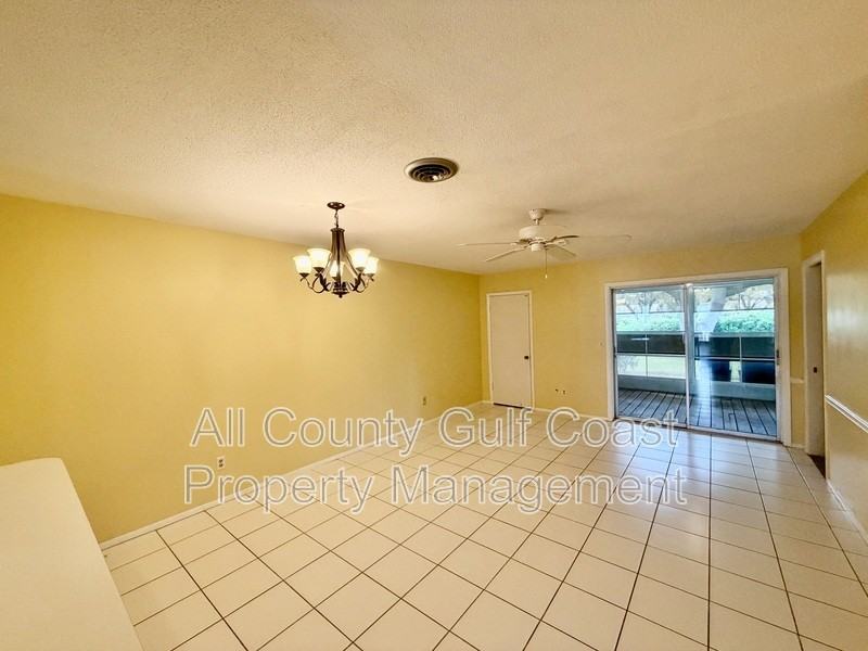 325 Englewood Isles Pkwy - Photo 2 of 17