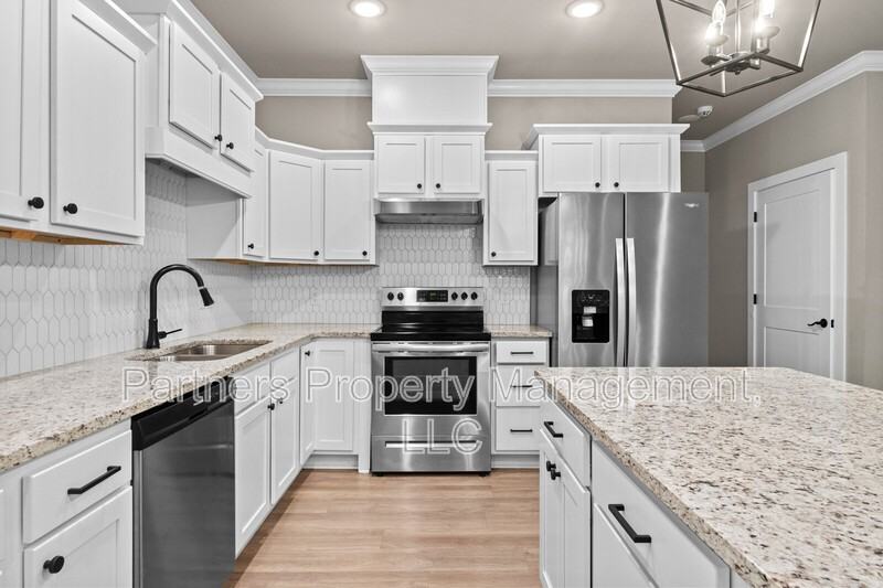 6 Bishop Ln - Photo 4 of 21