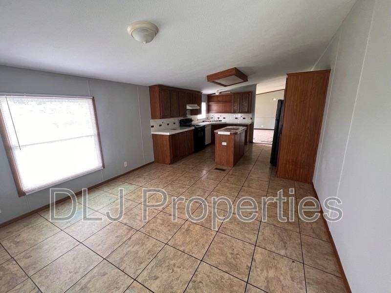 3709 Catewright Rd - Photo 5 of 10