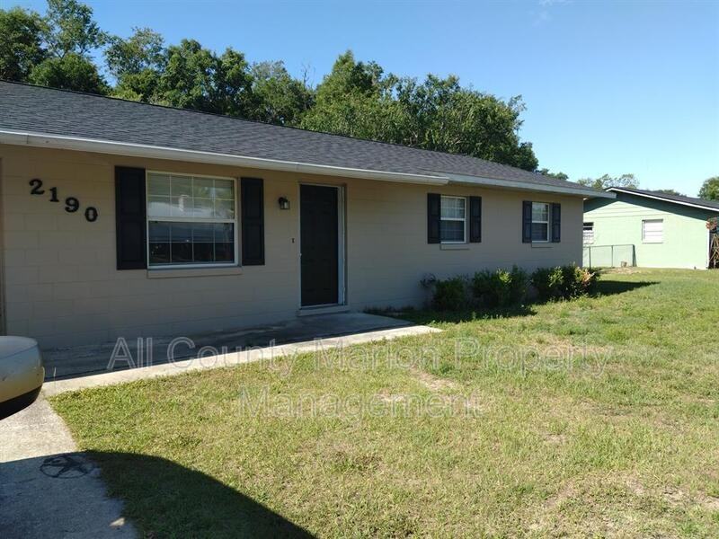 2190 Ne 54th St - Photo 2 of 9
